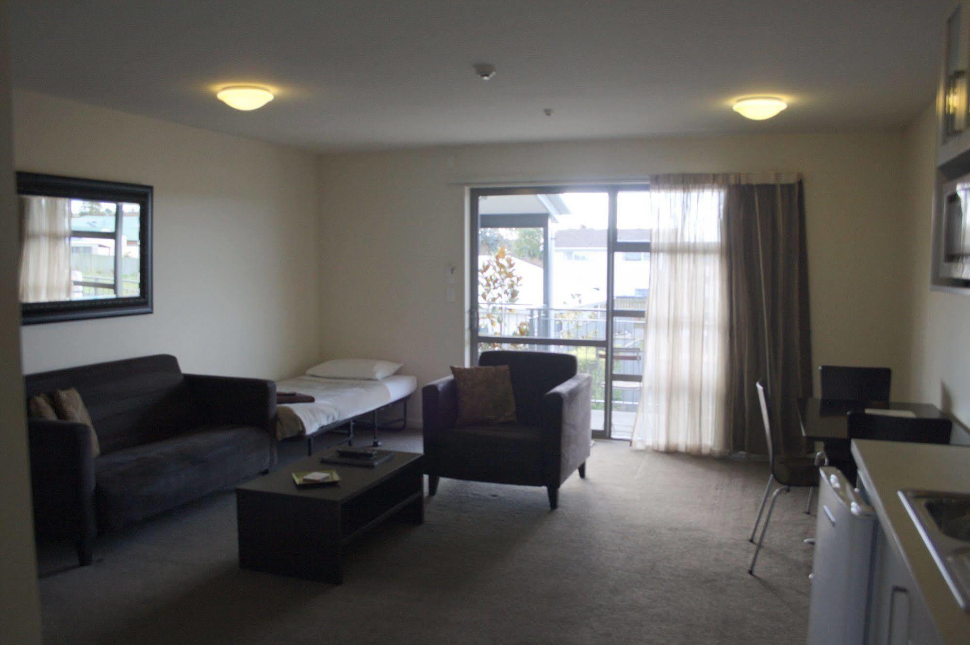 Pegasus Gateway Motels & Apartments Rangiora Exteriör bild