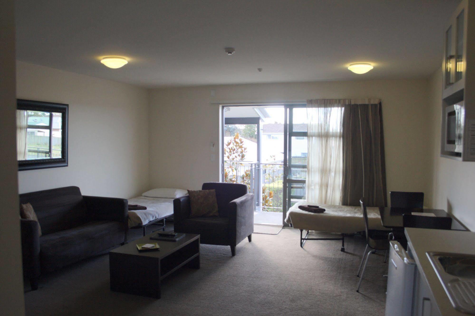 Pegasus Gateway Motels & Apartments Rangiora Exteriör bild